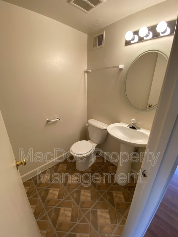 Photo - 2331 McClellan Ct