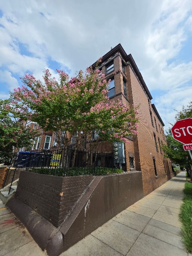 2501 17th St NW Unit A