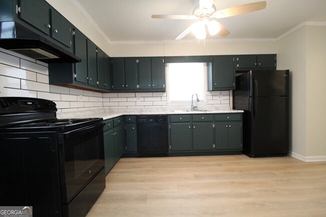 Photo - 504 N Ave NE