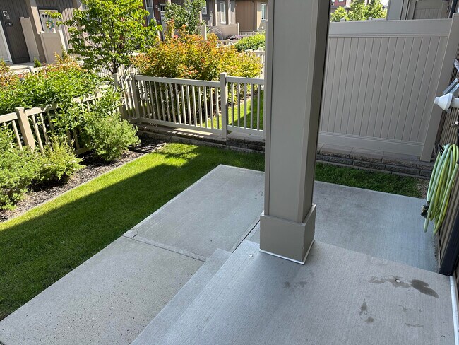 Photo - 3305 Orchards Link SW