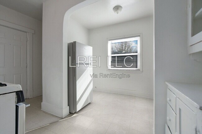 Photo - 615 S 38th St Unit 2