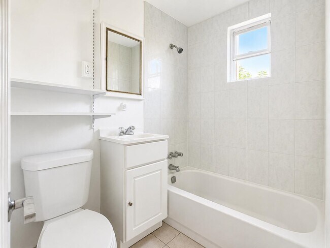 Photo - 460 Mercer St Unidad 3L