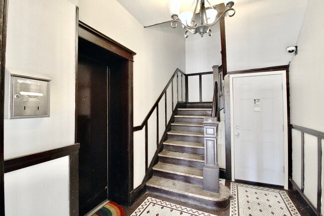 Photo - 3720 S Indiana Ave Unit 2