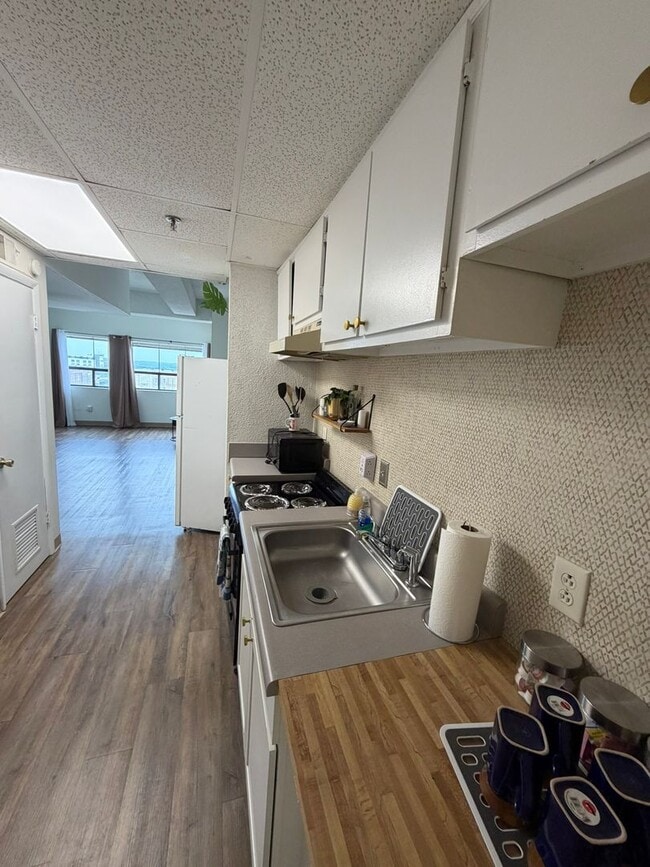 Building Photo - BEST VIEWS IN DOWNTOWN Unit 808