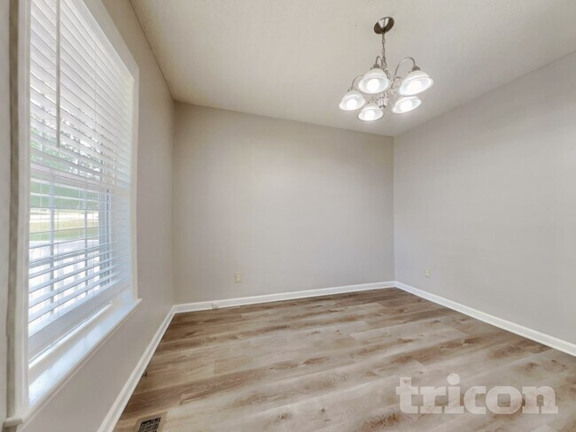 Photo - 2113 Ruddy Rd