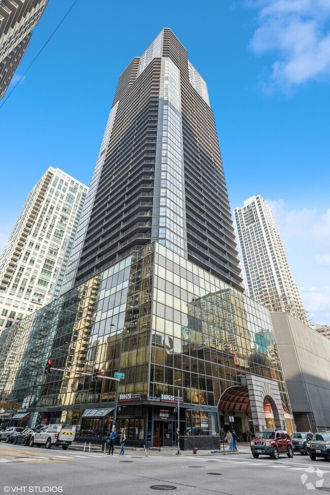 Building Photo - 10 E Ontario St Unit 4007 Rental