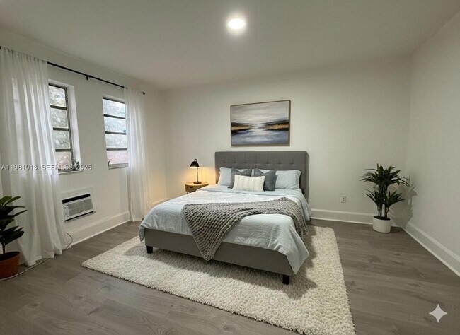 Photo - 1560 SW 5th St Unit 11