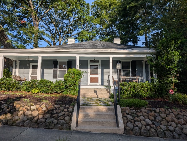 Building Photo - 809 Simpson St