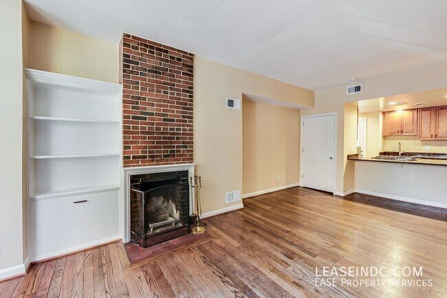 Photo - 323 9th St SE Unit #1