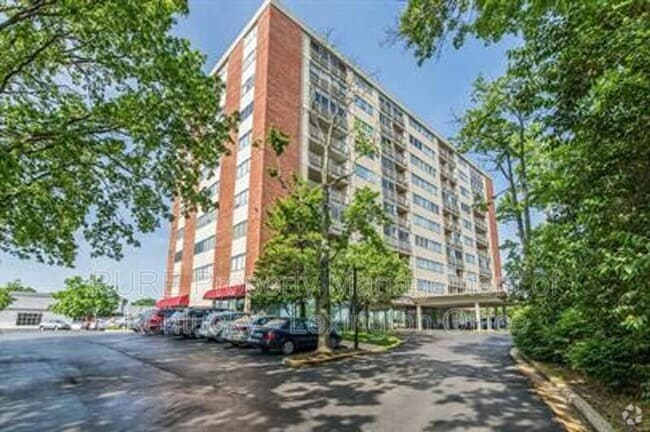 Building Photo - 2121 Nicholasville Rd Rental