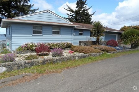 Building Photo - 1460 Unit 560 Elm Rental
