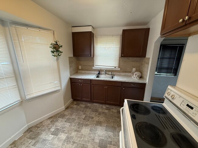 Photo - 18792 Kenosha St