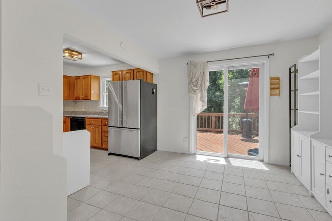 8247 Clifton Farm Ct
