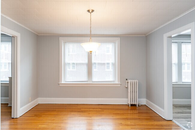 2BR, 1BA - 1180SF - Dining Room - Windsor Apartments