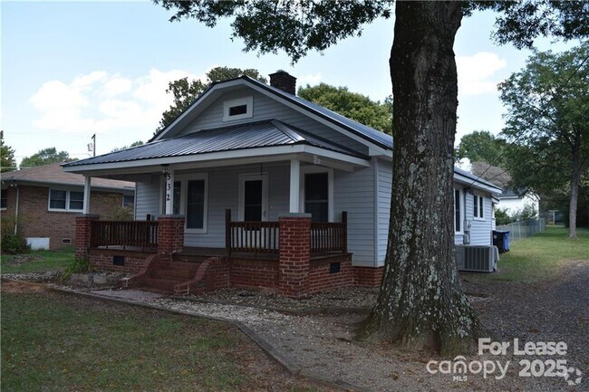 Building Photo - 532 Shearers Rd Rental