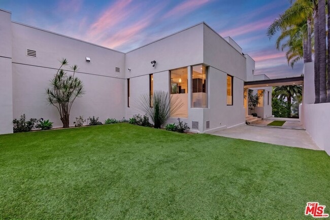 Photo - 9405 Sierra Mar Pl