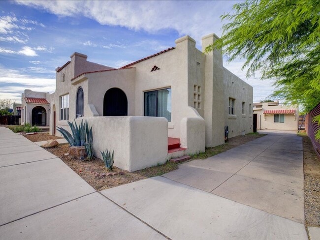Building Photo - Cozy & Stylish 2-Bedroom Home with Spacious Backyard!  WATER, TRASH AND SEWER INCLUDED!!!!!