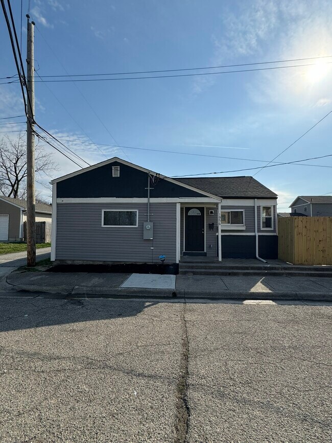 Photo - 1956 S 8th St