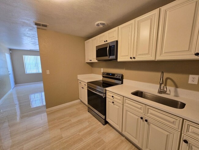 Photo - 112 Palm Dr