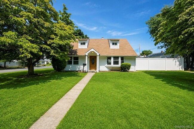 3173 Roxbury Ln