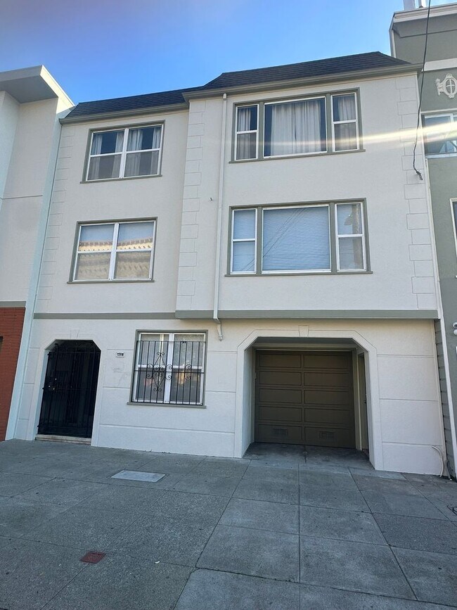 Building Photo - 465 Church St Unit 465 Church Street, #5