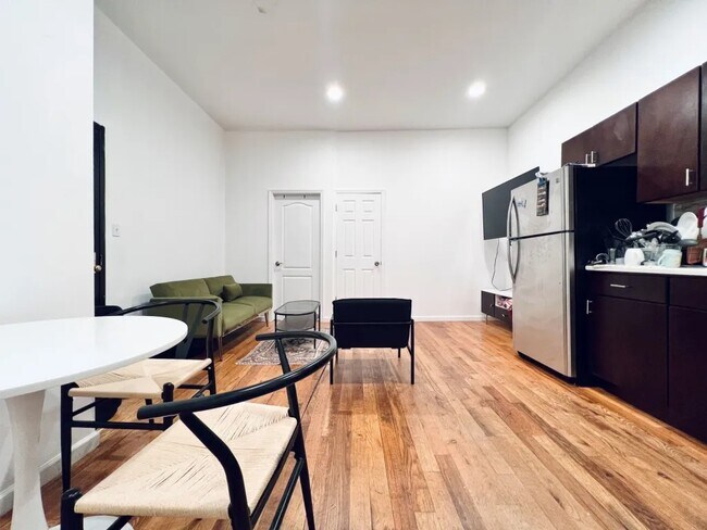 Furnished room/NOT APARTMENT