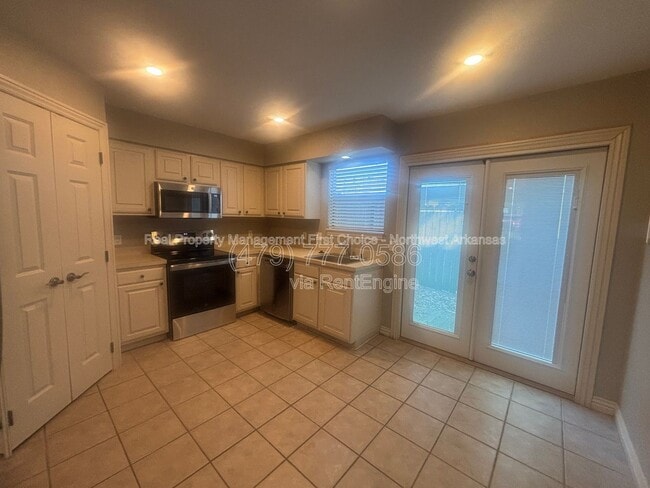 Photo - 1376 Oakland Ave