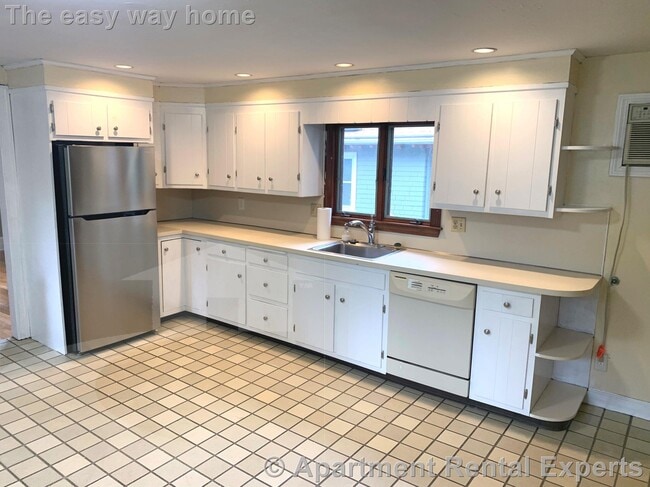 Building Photo - 53 Oakland St Unit #2