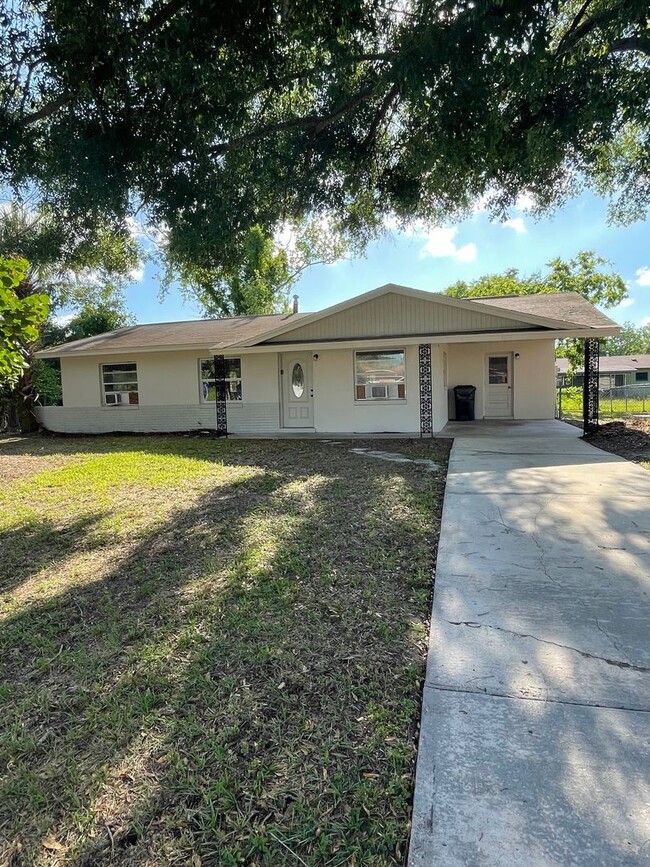 4 Bed 1 Bath Home With Fenced Yard Pet Fri... - 4 Bed 1 Bath Home With Fenced Yard Pet Fri...