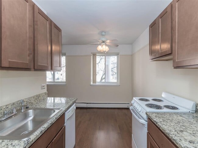 Building Photo - Winthrop Place Rental