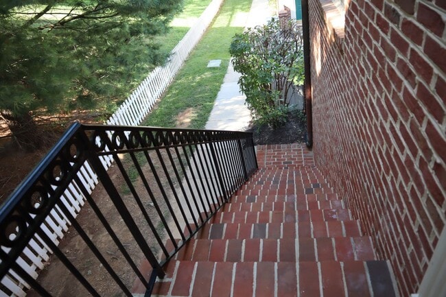 Photo - Premium Townhome in Kentlands Hill District