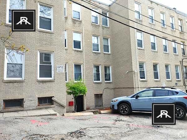 Building Photo - 2 bedroom in Brighton MA 02135 Unit 6 Rental