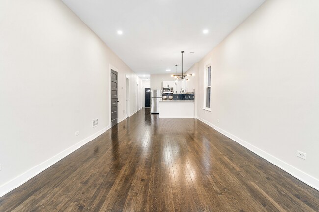 Photo - 1707 N Harding Ave Unidad 3