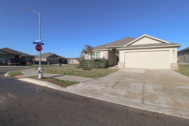 Building Photo - 7043 Diamond Vly