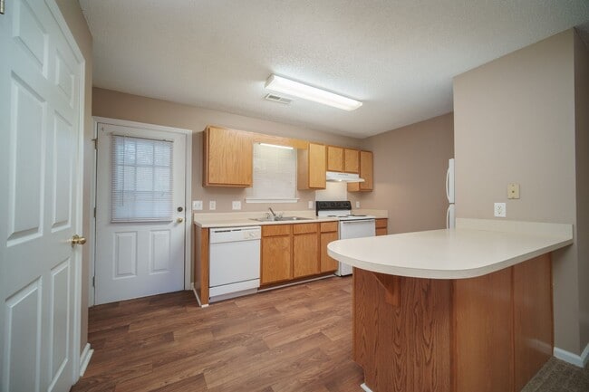 Photo - Private Villa Neighborhood****** Rent $1,0...