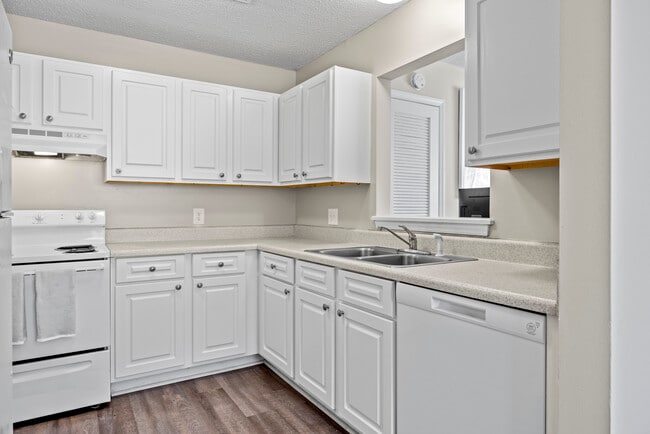 Kitchen - 1BD Large