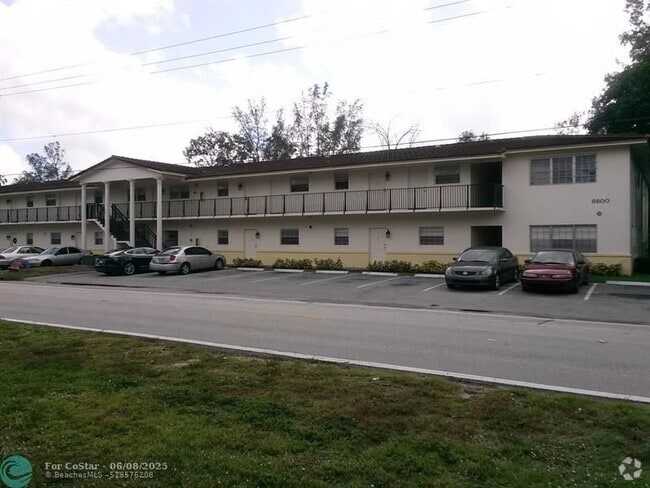 Building Photo - 8600 NW 40th St Unit 4 Rental