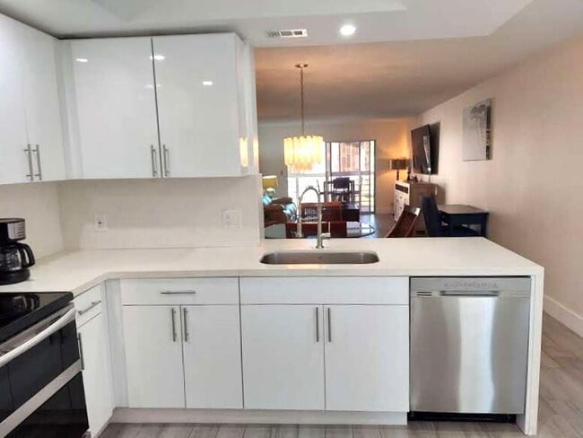 Building Photo - 2903 Victoria Cir