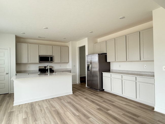 Photo - 2791 Linwood Ave