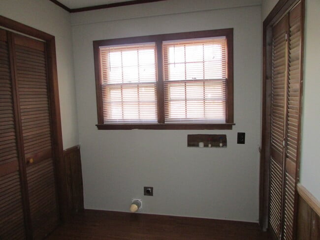 Photo - 310 E Parkwood St
