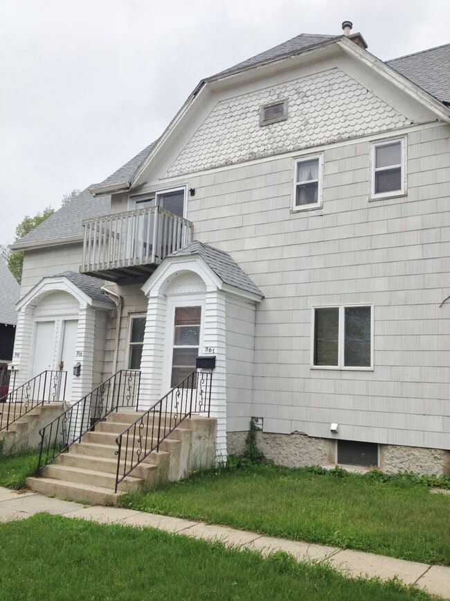 Photo - 301 5th St SE Apartment Unit 303