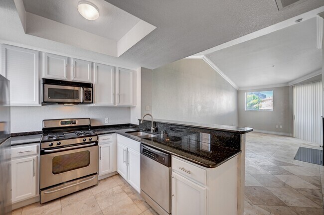 Building Photo - 260 E Flamingo Rd Rental