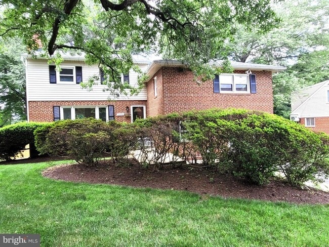 Photo - 10242 Stratford Ave