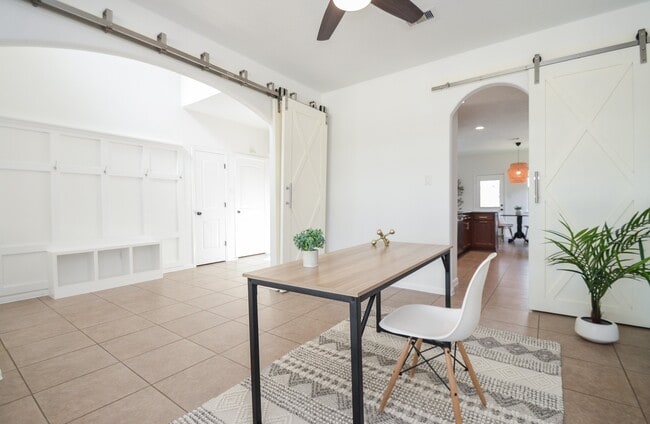 Photo - 8906 Hostler Dr