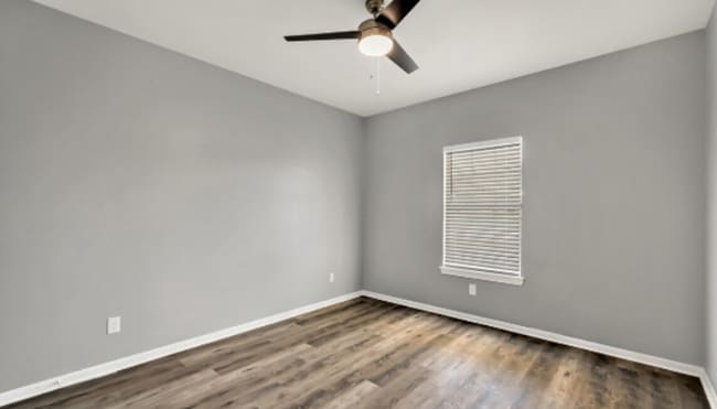 Building Photo - Partially Furnished 4 bed 4 bath near campus!