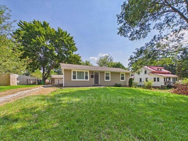 Building Photo - 3901 Vira Rd
