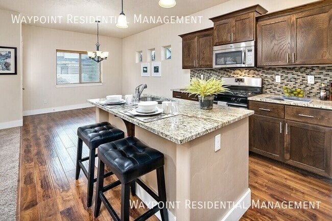 Photo - 2686 Vallin Ave N