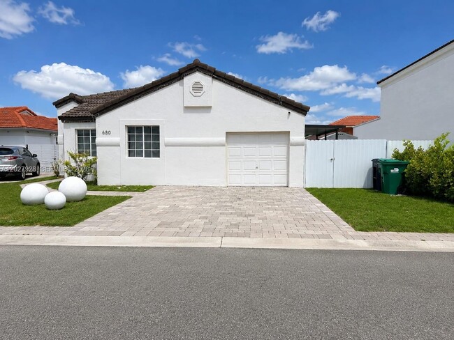 Building Photo - 680 NW 124th Pl