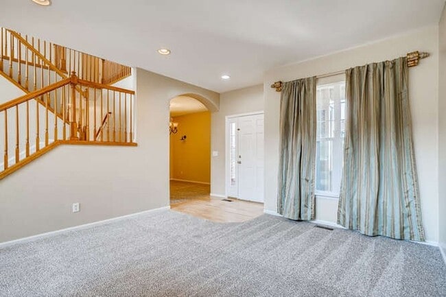 Photo - Spacious 5 Bedroom Home In Tollgate Crossi...