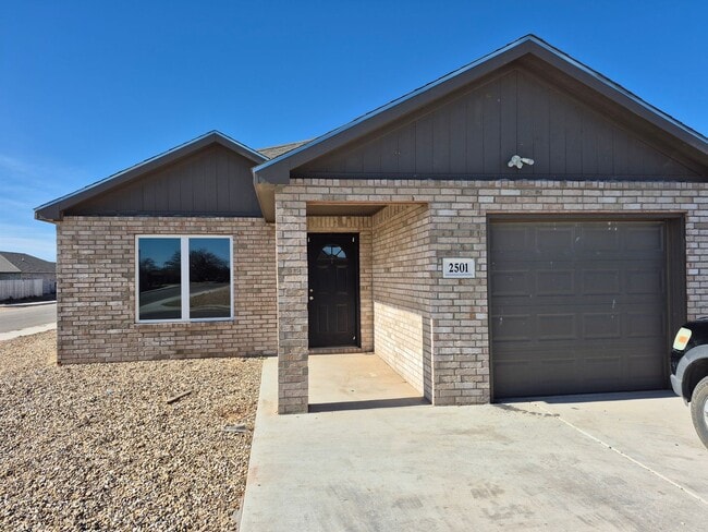 Building Photo - Cypress Home